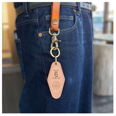 ラフテール【栃木レザー製牛革使用　モーテルキーホルダー】ナチュラル×ブラス