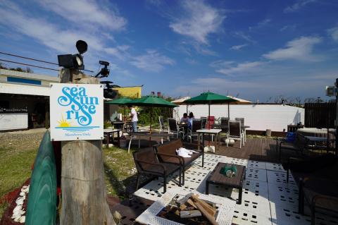 鹿嶋の「Sea Sunrise」で手ぶらBBQ+お泊りセット（4名）【アウトドア デイキャンプ ビーチ BBQ バーベキュー バーベキューセット 食事　食事券】（KS-27）