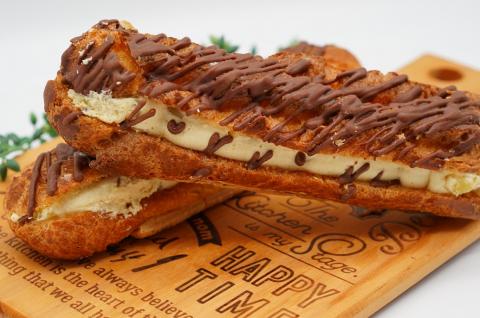 鹿嶋産焼きいもを使用した焼きいもパイエクレア【焼き芋 やきいも さつまいも 芋 お菓子 おやつ デザート スイーツ パイ エクレア 和菓子 和スイーツ 洋菓子 鹿嶋市 茨城県】（KBK-42）