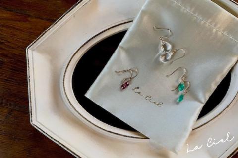 KBD-9-1　天然石のフックピアス 水晶（クリア）アクセサリー おしゃれ ピアス 耳飾り ジュエリー シンプル カジュアル ラグジュアリー キラキラ かわいい きれい 茨城 鹿嶋市