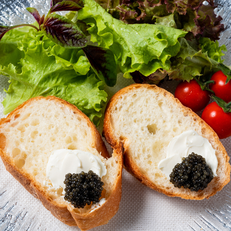 【茨城県共通返礼品・河内町産】＼12月より発送 先行予約／国産熟成キャビアVoeu-Pense (20g×１瓶）【トキタ 珍味 コラーゲン DHA・EPA 国産 熟成 お土産 贈り物】（KED-01)