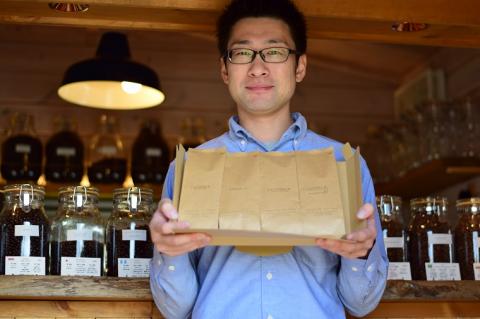 KV-30　「挽」【12ヶ月定期便】風味豊かなスイスウォーター式デカフェ（カフェインレス）豆100g×4袋セット