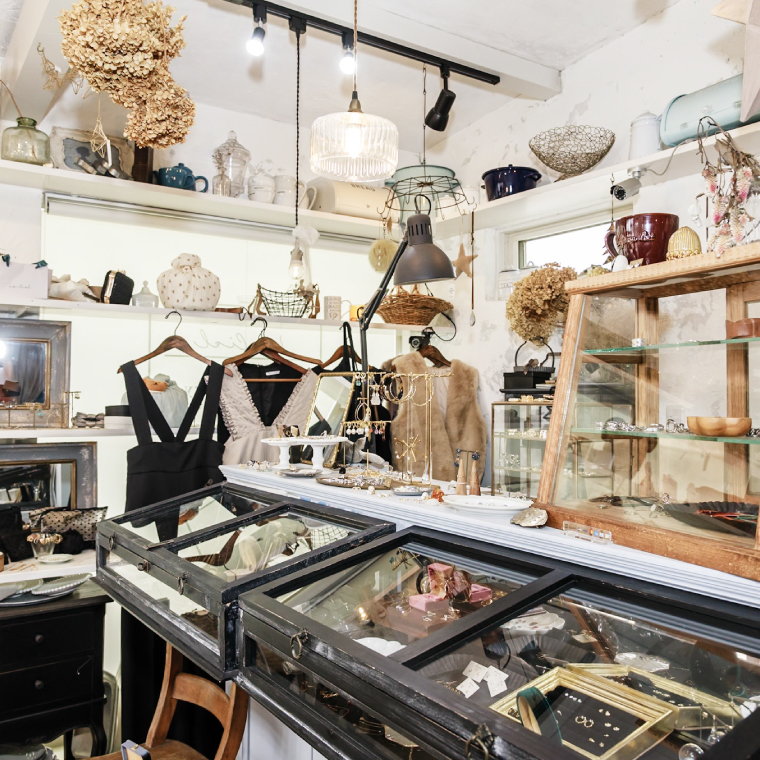 コルエイヤーカフ(鹿の角) ゴールド【イヤーカフ フリーサイズ ゴールド リング アクセサリー 上品 贈り物 ギフト ショップバック 茨城県 鹿嶋市 】（KBD-54）