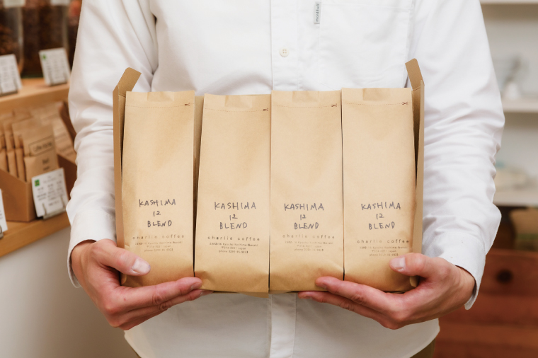 2025年度限定　ふるさと納税専用コーヒー豆　KASHIMA 12 ビターブレンド　豆のまま 1kg(500g×2回発送)（KV-141）