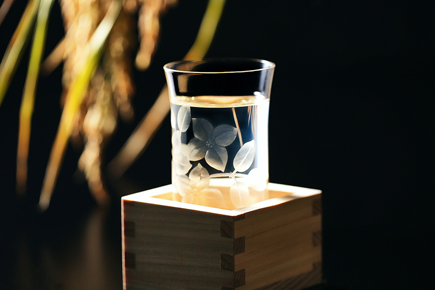 日本酒 愛友 大吟醸 鑑評会出品酒 1.8L お酒 酒 山田錦 38% 精米歩合 国産 特A 米 使用 南部杜氏 IWC ゴールド受賞 木箱入り 高級酒 贈答用 ギフト 吟醸 吟醸酒 清酒 お酒好き 茨城県 潮来市 (A01-001)