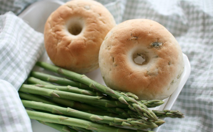 【定期便 10ヶ月】季節野菜のもちもちベーグルセット 18個×