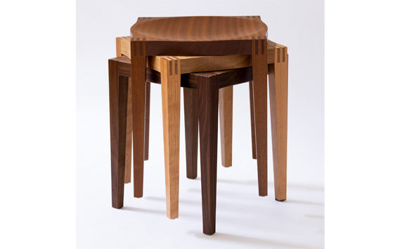 家具蔵 KAGURA スツール ゼン サペリ材 インテリア 天然木 手作業 天然木 高級木材 無添加 安全 ジャパニーズモダン 高級家具 熟練 無着色 おしゃれ 天然木無垢材 コンパクト シンプル 【株式会社アイダ】【ho0930】