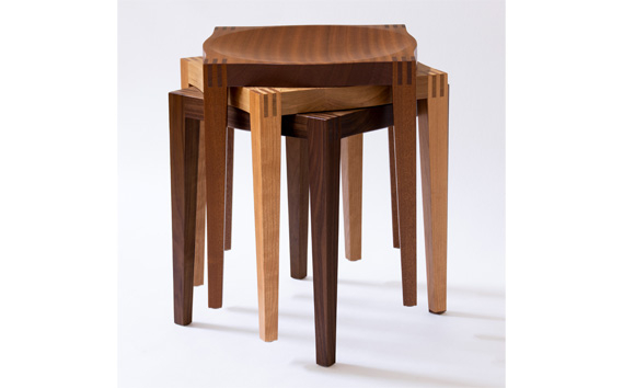 家具蔵 KAGURA スツール ゼン チェリー材 チェリー無垢材 天然木無垢材 インテリア 天然木 手作業 コンパクト シンプル 茨城県 木製 買い替え ロースツール 椅子 いす チェア 家具 日用品 グッドデザイン中小企業庁長官特別賞受賞 【株式会社アイダ】【ho0980】