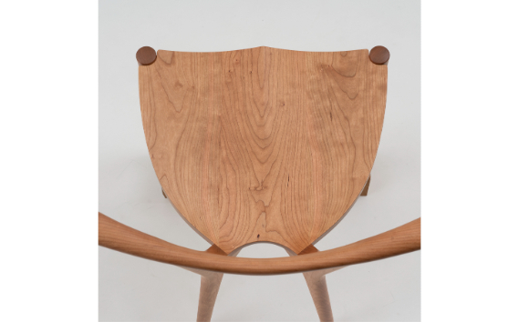 家具蔵 KAGURA チェア FINII チェリー材家具 椅子 イス 木材 無垢材 職人 手作業 天然木 高級木材 無添加 安全 ジャパニーズモダン 高級家具 熟練 無着色 おしゃれ 天然木無垢材 温もり シンプル 洗練 【株式会社アイダ】【ho0942】