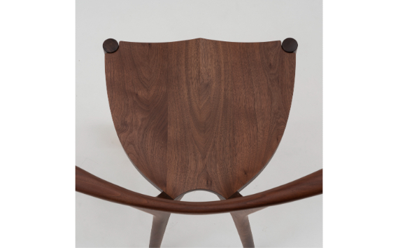 家具蔵 KAGURA チェア FINII ウォールナット材 家具 椅子 イス 木材 無垢材 職人 手作業 天然木 高級木材 無添加 安全 ジャパニーズモダン 高級家具 熟練 無着色 おしゃれ 天然木無垢材 温もり シンプル 洗練 【株式会社アイダ】【ho0997】