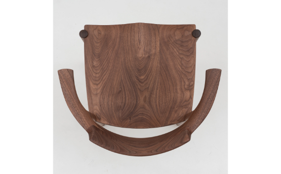 家具蔵 KAGURA アームチェア グランデ ウォールナット材 家具 椅子 イス 木材 無垢材 職人 手作業 天然木 高級木材 無添加 安全 ジャパニーズモダン 高級家具 熟練 無着色 おしゃれ 天然木無垢材 温もり シンプル 洗練 【株式会社アイダ】【ho0998】