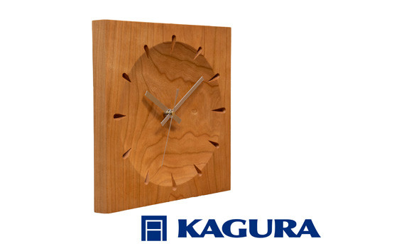家具蔵 KAGURA 時計 ソアレ角 チェリー材 セイコークロック社製スイープムーブメント 掛け時計 天然木 茨城県 静音 おしゃれ 壁掛け時計 軽量 壁時計 北欧 シンプル 大きい アナログ オシャレ 木目調 チェリー無垢材 オイル仕上げ 【株式会社アイダ】【ho1330】