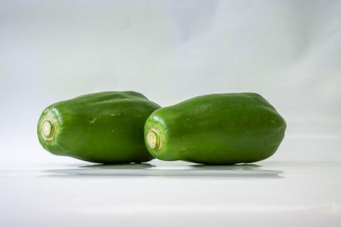 サンパパイヤ パパイヤ 青果 食物繊維 パパイン酵素 ミネラル ビタミン 葉酸 ポリフェノール スーパーフード 酵素の王様 パパイヤ フルーツ 果物 しりしり 冷凍 サラダ おかず 和え物 炒め物