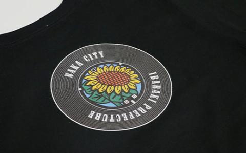 バックプリント那珂市 マンホールTシャツ 黒 S M L XL ひまわり ご当地オリジナルデザイン オリジナルギフト 都道府県 リンクコーデ Tshirt ティーシャツ Tシャツ ご当地グッズ おしゃれ カラー 半袖 Ｔシャツ グラフィック アート STREET ストリート