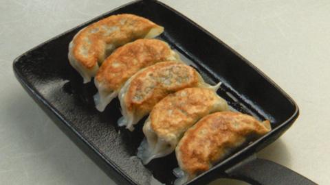 チャイナ&フレンチ、日本一シェフ二人によるコラボ・ハンバーグ&焼き餃子[CF006ci]