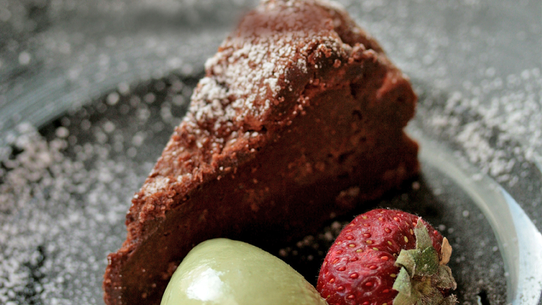 スイーツコンテスト 日本一 シェフ の「 とろける 生 ガトーショコラ 」 5号 手作り ケーキ チョコ チョコレート ショコラ 誕生日 バースデーケーキ 誕生日ケーキ クリスマス クリスマスケーキ [CF016ci]