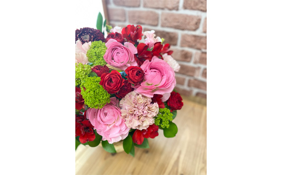 （レッド系）Lサイズ 癒し生活！季節のおまかせフラワーアレンジメント