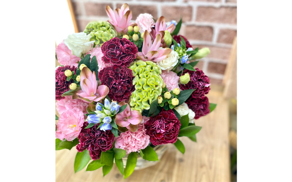 （ピンク系）Lサイズ 癒し生活！季節のおまかせフラワーアレンジメント