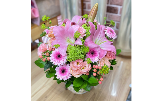 （ピンク系）Lサイズ 癒し生活！季節のおまかせフラワーアレンジメント