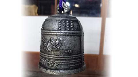 《 テレビで紹介 》梵鐘風鈴 (銀色) 梵鐘 風鈴 ふうりん 鈴 鐘 伝統工芸 工芸品 日本製 茨城県 桜川市 アド街ック天国 アド街 [BM003sa]