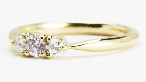 桜ピンクのラウンドブリリアンカットリング ダイヤモンド ピンクダイヤ K18 指輪 ギフト 記念 ファッションリング 贈り物 リング アクセサリー ジュエリー ジュエリーマーノ [AH047sa]