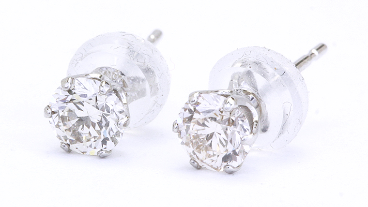 ダイヤモンド スタッド ピアス 合計 0.50ct（ハート＆キューピッドカット） ギフト 記念 贈り物 贈答用 アクセサリー ジュエリー ジュエリーマーノ 桜川市 [AH114sa]