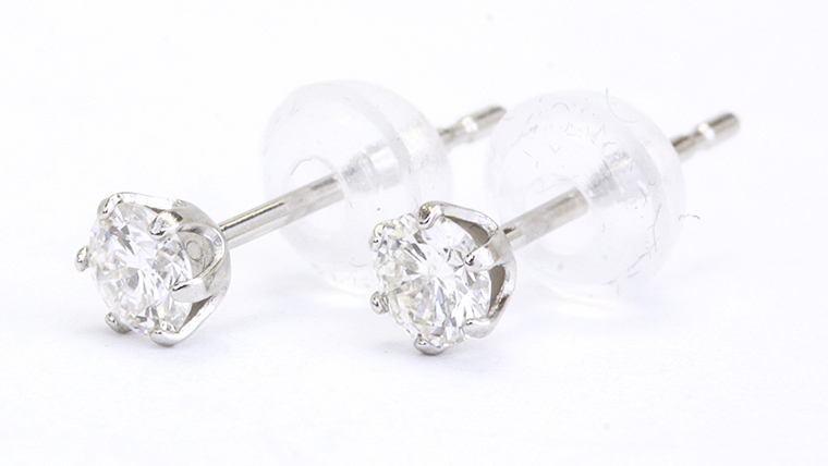 ダイヤモンド スタッド ピアス 合計 0.20ct（ハート＆キューピッドカット） ギフト 記念 贈り物 贈答用 アクセサリー ジュエリー ジュエリーマーノ 桜川市