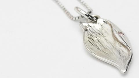 山桜の花びら ペンダント アクセサリー ネックレス ダイヤモンド 宝石 シルバー SV925 ジュエリー ジュエリーマーノ プレゼント ギフト 贈答 桜川市 [AH003sa]