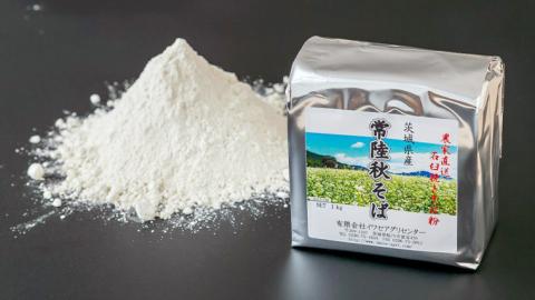 ＜お歳暮熨斗付＞茨城県産【常陸秋そば】石臼挽き早刈りそば粉１㎏×６袋入【12月上旬より発送】 お歳暮 御歳暮 そば 蕎麦 乾麺 常陸秋そば 茨城県産 国産 農家直送 [BE014sa]