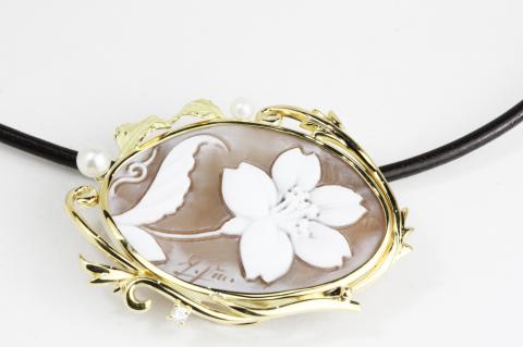 「大和桜」シェルカメオペンダント ／ 作家 フランチェスカ マーノ[AH030sa]