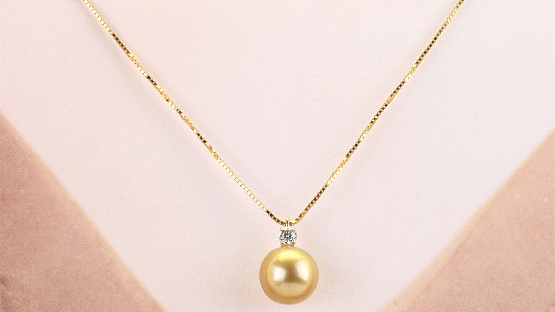 k18製 南洋ゴールデンパール 11mm ( 白蝶貝 南洋真珠 ) ダイヤ 0.15ct ペンダント フォーマル 冠婚葬祭 結婚式 真珠 パール ダイヤモンド ペンダント ネックレス アクセサリー 18金 ギフト 記念 贈り物 贈答用 アクセサリー ジュエリー ジュエリーマーノ 桜川市 [AH141sa]