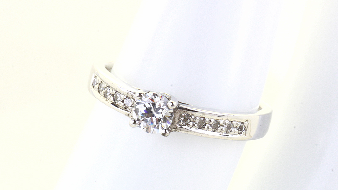 指を綺麗に魅せる ダイヤモンドリング ( Pt950 製 0.30ct ) フォーマル 冠婚葬祭 結婚式 ダイヤモンド リング 指輪 アクセサリー プラチナ PT ギフト 記念 贈り物 贈答用 アクセサリー ジュエリー ジュエリーマーノ 桜川市 [AH148sa]