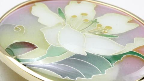 山桜の七宝 ペンダント 梅鉢桜 母の日 プレゼント ジュエリー 記念 ギフト 贈り物 贈答 [AH009sa]