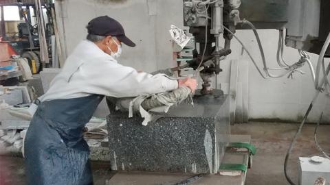 茨城県産真壁小目石 洋型20寸×16寸 墓石 引換券 真壁石 お墓 [BO002sa]