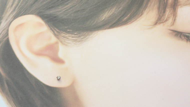 ダイヤモンド スタッド ピアス 合計 0.30ct（ハート＆キューピッドカット） ギフト 記念 贈り物 贈答用 アクセサリー ジュエリー ジュエリーマーノ 桜川市 [AH115sa]