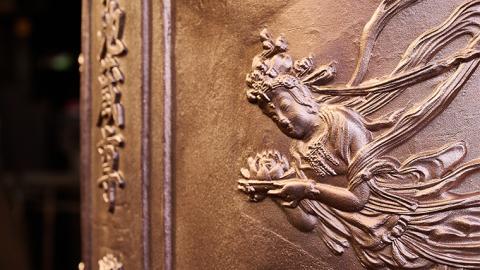 《 テレビで紹介 》梵鐘（ぼんしょう） 茨城県伝統工芸品 日本製 釣鐘 菊の紋章 鐘 茨城県 アド街ック天国 アド街 [BM001sa]