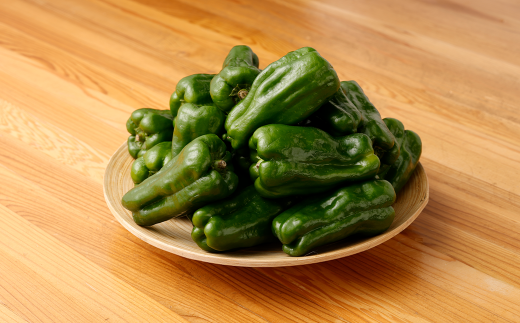 AY-2 丸ごと食べられる！波崎ジャンボピーマン　4kg（約70個入り） 野菜 やさい ピーマン おかず 炒め物 丸焼き 国産