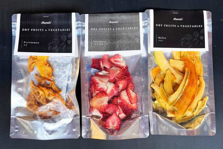 【2026年7月より順次発送】【無添加】ドライフルーツ3点セット｜ドライフルーツ フルーツ くだもの 果物 無添加 とちおとめ 苺 いちご 柿 メロン 乾燥フルーツ セット 非常食 長期保存 先行予約 茨城県 行方市(EP-7)