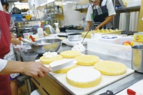 こぐまのデコレーションケーキ(5号サイズ)｜デザート スイーツ ケーキ チョコ  人気 送料無料 茨城県 行方市(H-15-1)