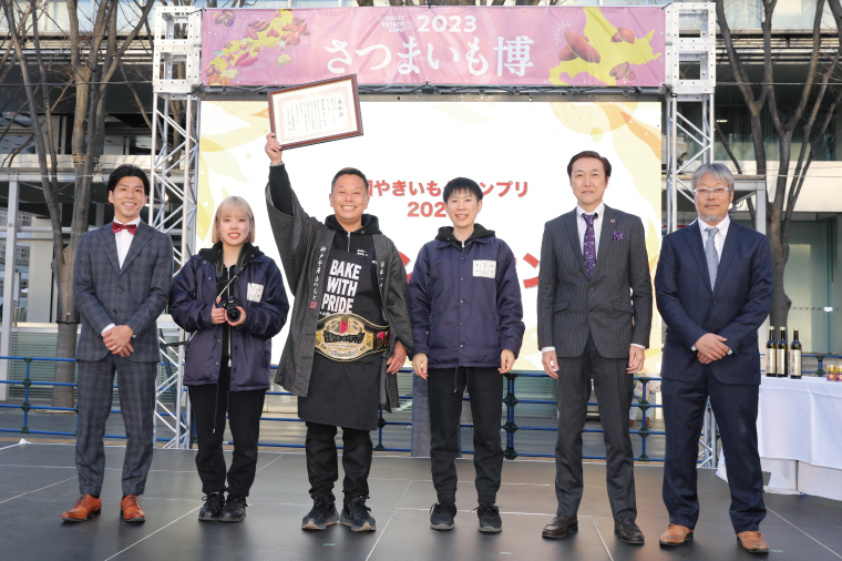 【2025年3月下旬より順次発送】【Satsumaimo365】【さつまいも博/全国やきいもグランプリ 3度の日本一】【全国やきいもグランプリ チャンピオン】【数量限定】“日本一"を2度も受賞したシルクスイート 1本＋厳選した行方産さつまいも 4本（紅はるか、栗かぐや、しろほろり、ふくむらさき） | 日本一 焼き芋店 ふるさと納税 焼き芋 神戸芋屋 志のもと 甘い シルクスイート（YA-1）