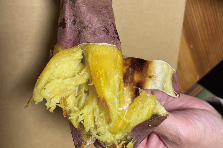 【3ヶ月定期便】薪火石焼き芋『熟成！ふぞろいのさつまいもたち』約1kg｜芋 さつまいも サツマイモ お芋 いも 熟成 熟成さつまいも ふぞろい やきいも 焼き芋 冷凍焼き芋 定期便 真空 茨城県 行方市(GV-7)