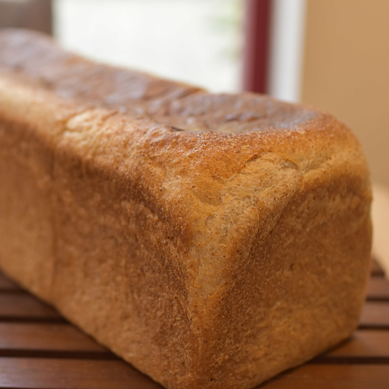 【数量限定】全粒粉食パン1本（３斤分）【国産小麦粉、国