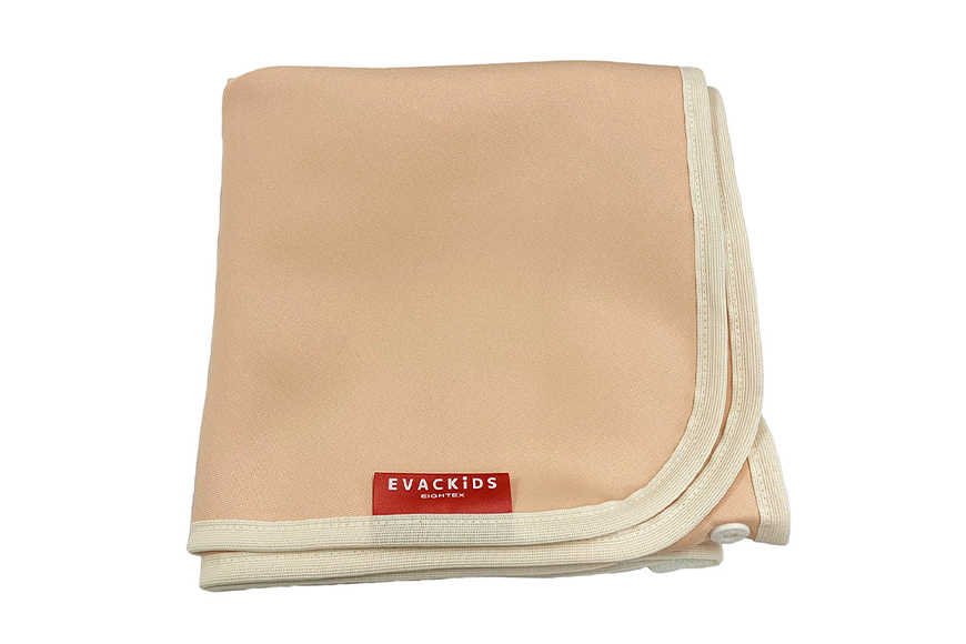 EVACKiDS 避難用防炎・防寒おくるみ サーモンピンク 避難用 緊急 災害用 保育 防災用品 防炎 蓄熱 保温 フード ケープ ブランケット 新生児～大人 74-CA