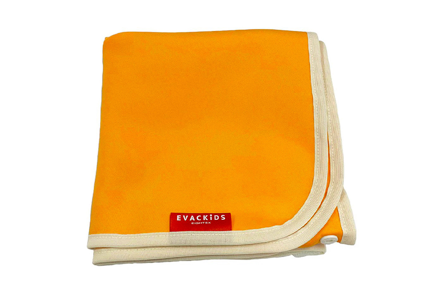 EVACKiDS 避難用防炎・防寒おくるみ オレンジ 避難用 緊急 災害用 保育 防災用品 防炎 蓄熱 保温 フード ケープ ブランケット 新生児～大人 74-CB