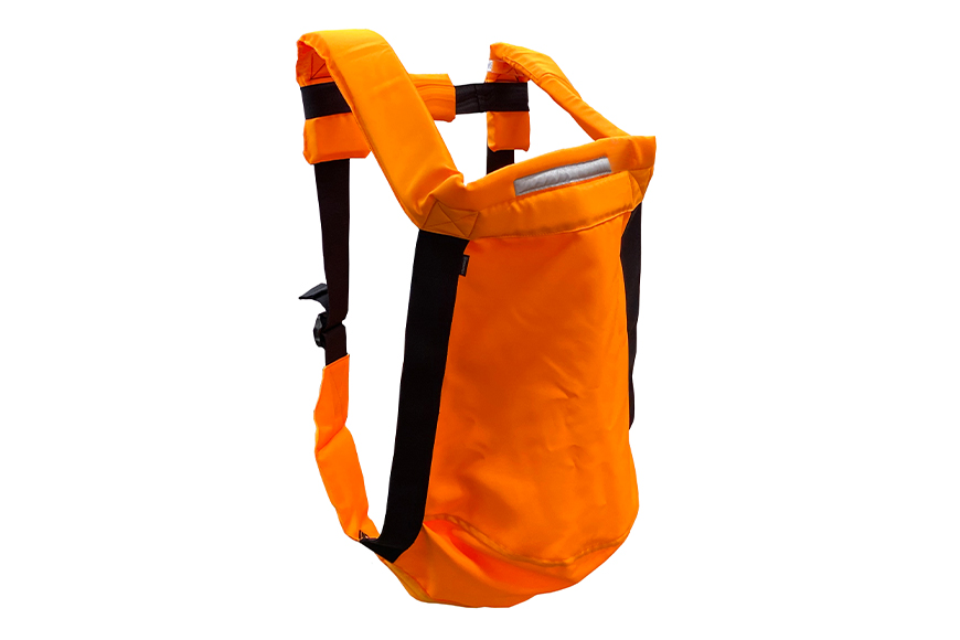 EVACKiDS 避難くん 介助用おんぶひも オレンジ 避難用 緊急 災害用 介護 防災用品 防炎 大人用 衝撃吸収 リフレクター ホイッスル 収納袋 74-CE