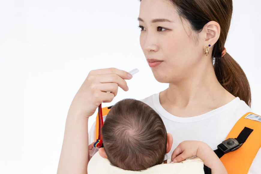 EVACKiDS 避難くん 新生児から使える避難用5WAYキャリー オレンジ 避難用 緊急 災害用 保育 防災用品 防炎 抱っこひも 新生児～3歳 リフレクター ホイッスル 74-CG