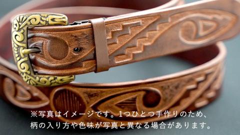 【 数量限定 】 牛革ベルト （インディアン（鷲の羽）模様・焦茶かすれ染め） 【太さ35mm、厚さ3.7mm、長さ110cm】 牛革 牛 革 皮 ベルト 手作り ハンドメイド [BE018ya] インディアン（鷲の羽）模様・焦茶かすれ染め2 Mサイズ