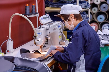 マルチスツール WS235W-V2BL (背：アイボリー 座：ブルー) - レザー ビニールレザー 革 マルチ スツール 椅子 イス 学習用 コンパクト 抗菌 耐アルコール 防汚 アイボリー ブルー 茨城県 五霞町 背：アイボリー 座：ブルー