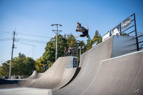 ふるさと納税 K2144 SAKAI SPORTS PARK 施設共通利用券（3300円相当）境町アーバンスポーツパーク / SAKAI Tennis court 2020 / 境町ホッケーフィ.. 茨城県境町 TAKAMORI CRUISING×MW -TAKAMORI OUTDOOR BRAND-コラボ スケート