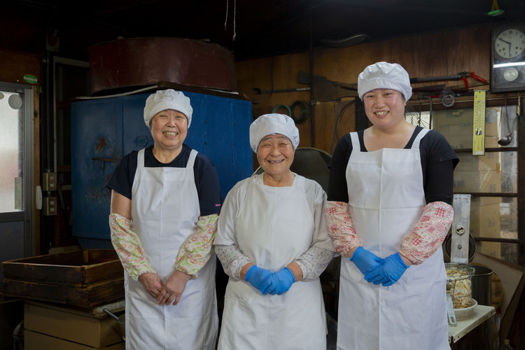 手焼き 餃子せんべい 10袋 ◆ ｜ せんべい 煎餅 おせんべい 餃子 国産有機米 添加物不使用 本醸造醤油 大田原市産唐辛子 鹿沼のにら 国産の生にんにく